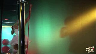 Experienced woman teaches inexperienced guy in rough session