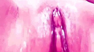 Marca comigo e vem enfiar seu cacetão nessa buceta gulosa e puta e adoro que esporrem na minha boca também vem estou esperando?