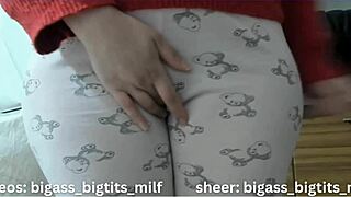 Oh man, check this pajama masturbation with big ass milf vibes
