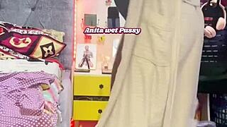 Anita worships ass and pussy in early morning outdoor routine