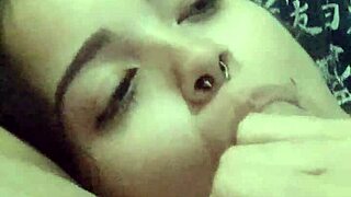 데보라 프라도가 매일 밤 잠자기 전에 지저분한 블로우잡 줌