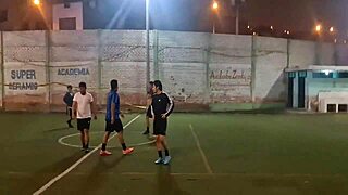 ¿Viste esa polla enorme pillada?