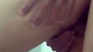 Mi Vecina Se Ducha En Mi Baño Y Me La Termino Cogiendo Haciéndola Tener Muchos Orgasmos Squirt