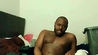 Juego con mi pelo sintiéndome sexy y coqueta