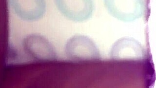 Dziewczyna Kia ciasny masaż zamienia w fetishową zabawę