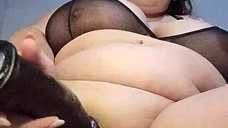 Businessman fucks hot secretary deepthroat