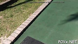 Petite salope de 18+ en manque de grosse bite pour une baise hard et du sperme bien chaud !