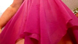 dawnskye1962 shakes her big ass and flashes blue eyes