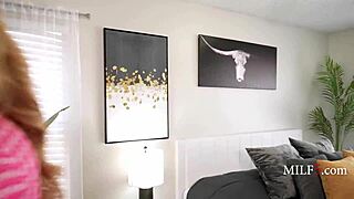 Influencer milf convinces plumber to fuck her on stream! She rides cowgirl with big tits bouncing