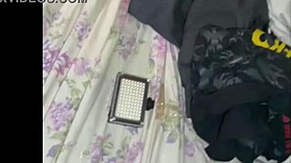 duas pica no rabo da hotwife do corno