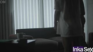 Así es como una petite 18+ venezolana busca ayuda para estudiar con resultados sexuales