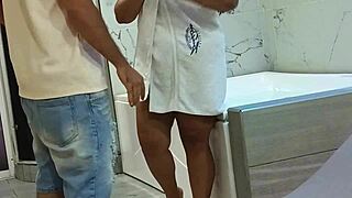 i had sex in the jacuzzi with the motel recepcionist, riding his big cock and stuff