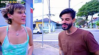 Novinha gostosa é abordada saindo da academia com proposta indecente para gravar pornô 😏