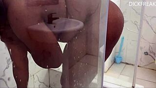 Hot quickie in the bathtub with boss's wife, moaning and orgasming