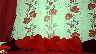 massive natural tits on webcam