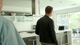 Watch Rocco's hardcore anal assfucking action!