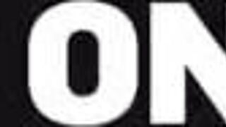 熟れたロシアンクーガーがバイセクシャル要素の3Pと大きな天然巨乳を楽しむ