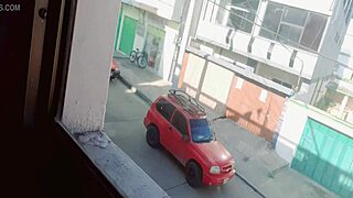 Colombian teen squirts outdoors for neighbors!