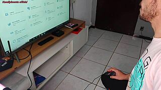 housewife seduces technician with doggystyle banging 😜