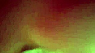 Сиськи сводной сестры нагнуты в платье