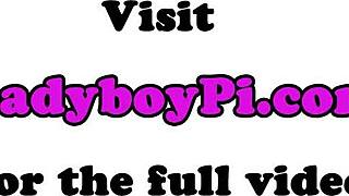 Tittar du på denna stora tuttar transpinay ladyboy onanerar solo?