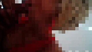 Sexy MILF Trades Favor for Minecraft