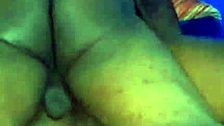 Ich ficke meine rasierte Ebony-Fotze wild im Ghetto