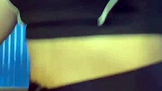 激しいマンコ舐めが混雑したトイレで中出しに繋がる