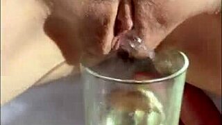 Missspisss更新12：淋浴中惊人尿尿合集！