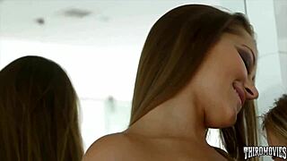 Dani Daniels And Jessa Rhodes Dive Into Lesbian Cunilingus!