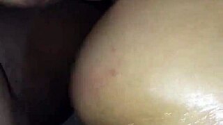 Farrah Star's big booty gets pounded by a big dick in a homemade cumshot scene