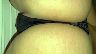 gostosa loira gets fucked by baiano dotado in thong bikini!