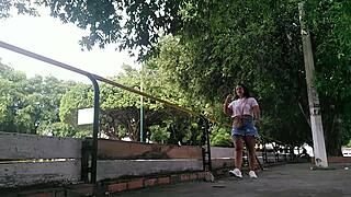 Plížim sa do verejného parku na intímne dotyky s kolumbijskou horúčkou