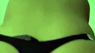 How delicious my girlfriend's big buttocks bounce! 😋