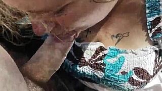 Utomhus avsugning upptäckt av voyeur offentligt