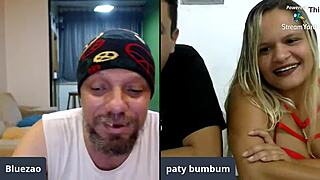 Paty Bumbum responde preguntas públicas al aire libre