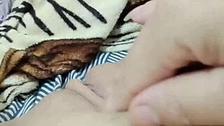 Beautiful Amateur Masturbates In The Morning Before College