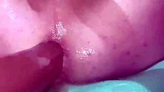 Kerel rekt kontgat derde keer vandaag met anal fisting en gaping thuis