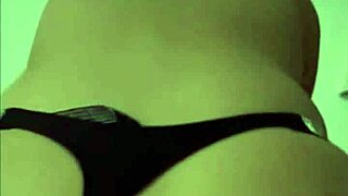 How delicious my girlfriend's big buttocks bounce! 😋