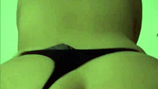 How delicious my girlfriend's big buttocks bounce! 😋