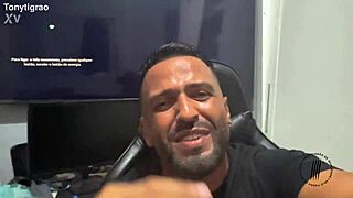 Ja... uh, trejler za menazu sa Mikaelly i Rebeca Villar, radimo analno jebanje dupeta i pušenje u grupi.