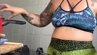 Married Woman Records Cooking Videos To Flash Her Swollen Pussy Online