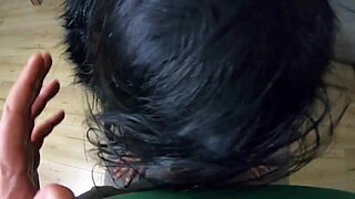 Milfycalla pita, hoćeš da vidiš moj duboki pušenje? Ejakulacija igra u jakni i čizmama.