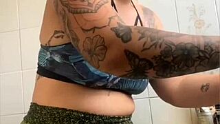 Married Woman Records Cooking Videos To Flash Her Swollen Pussy Online