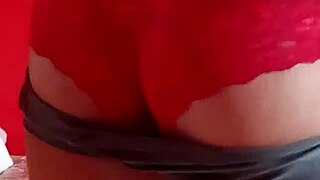 Modelando Cachetero Rojo De Encaje With Dancing, Bra, Toys, Lingerie, Dildo, Pantyhose, And Panties