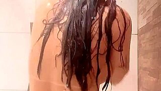 i'm the latina hotwife queen bathing and filming my big tits and ass for you