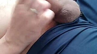 Watch Leoninodelas Ejaculate in the Room!