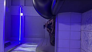 wife eats pussy doggy