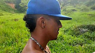 I see hot colombian guys outdoors