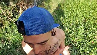 I see hot colombian guys outdoors